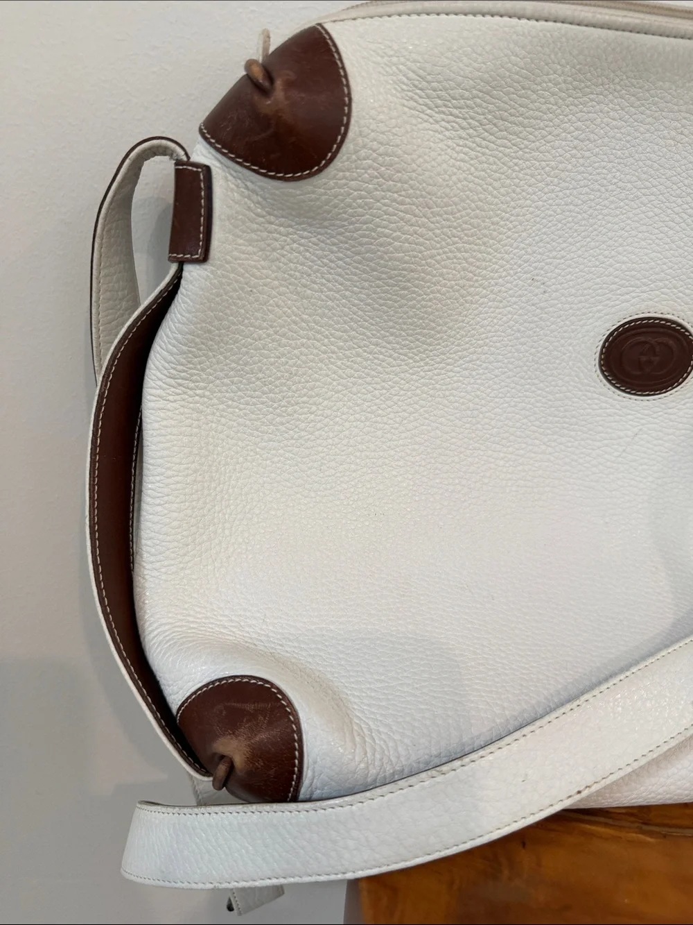 Gucci White Leather Crossbody with Brown Accents - Picture 6 of 7